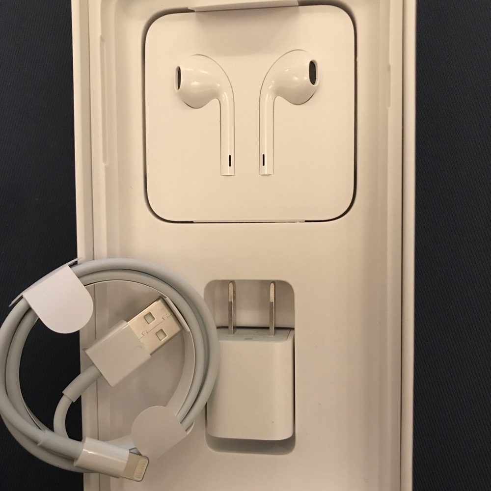 Brand new IPhone 7 earbuds and charger